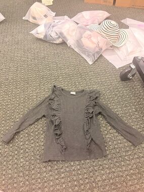 Zara Girls Gray Ruffle Long Sleeve Top Size 4 (104 cm)